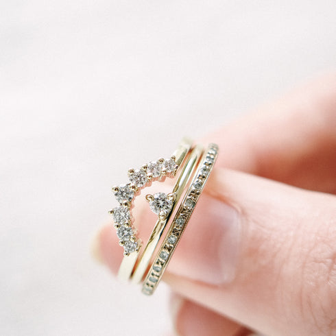 Tapering Diamond Arch Band in Yellow Gold